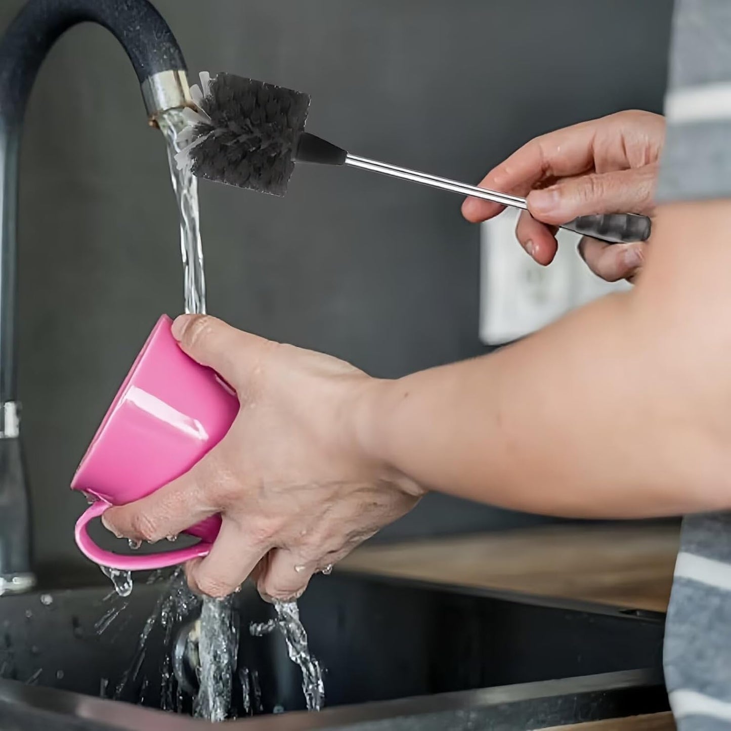 Black Water Bottle Brush, 15 Inches Stainless Steel Long Handle Bottle Cleaner and Scrubber, Kitchen Cleaning Brushes for Cups, Tumblers, Coffee Mugs, Wine Glasses and Wine Decanters