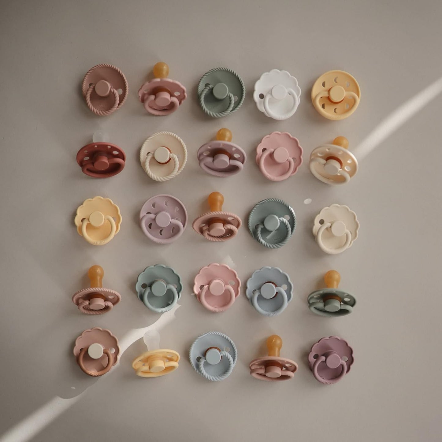FRIGG Moon Natural Rubber Baby Pacifier | Made in Denmark | BPA-Free (Soft Lilac/Daffodil, 0-6 Months) 2-Pack
