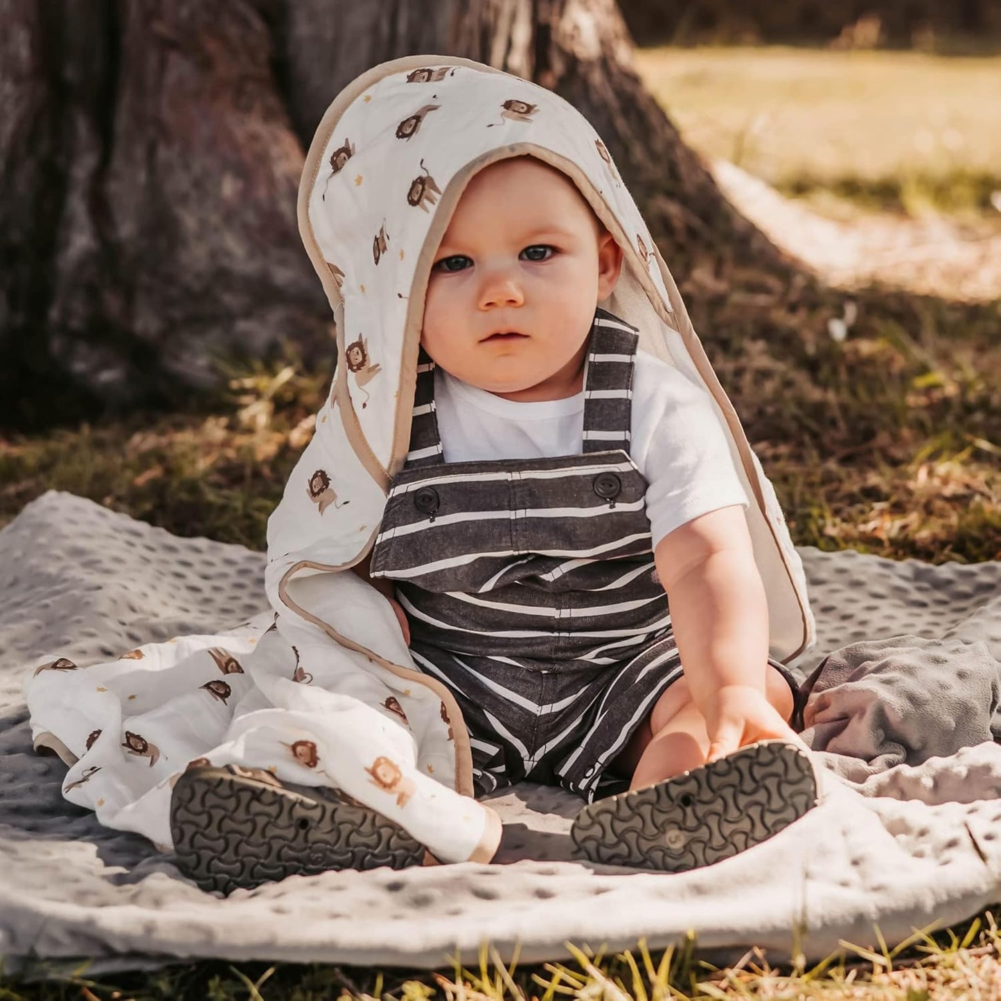 Bamboo Viscose Baby Hooded Towel & Washcloth Set for Babies and Toddlers, Soft & Absorbent, 70% Viscose from Bamboo, 30% Cotton Muslin - Imported (Lion)