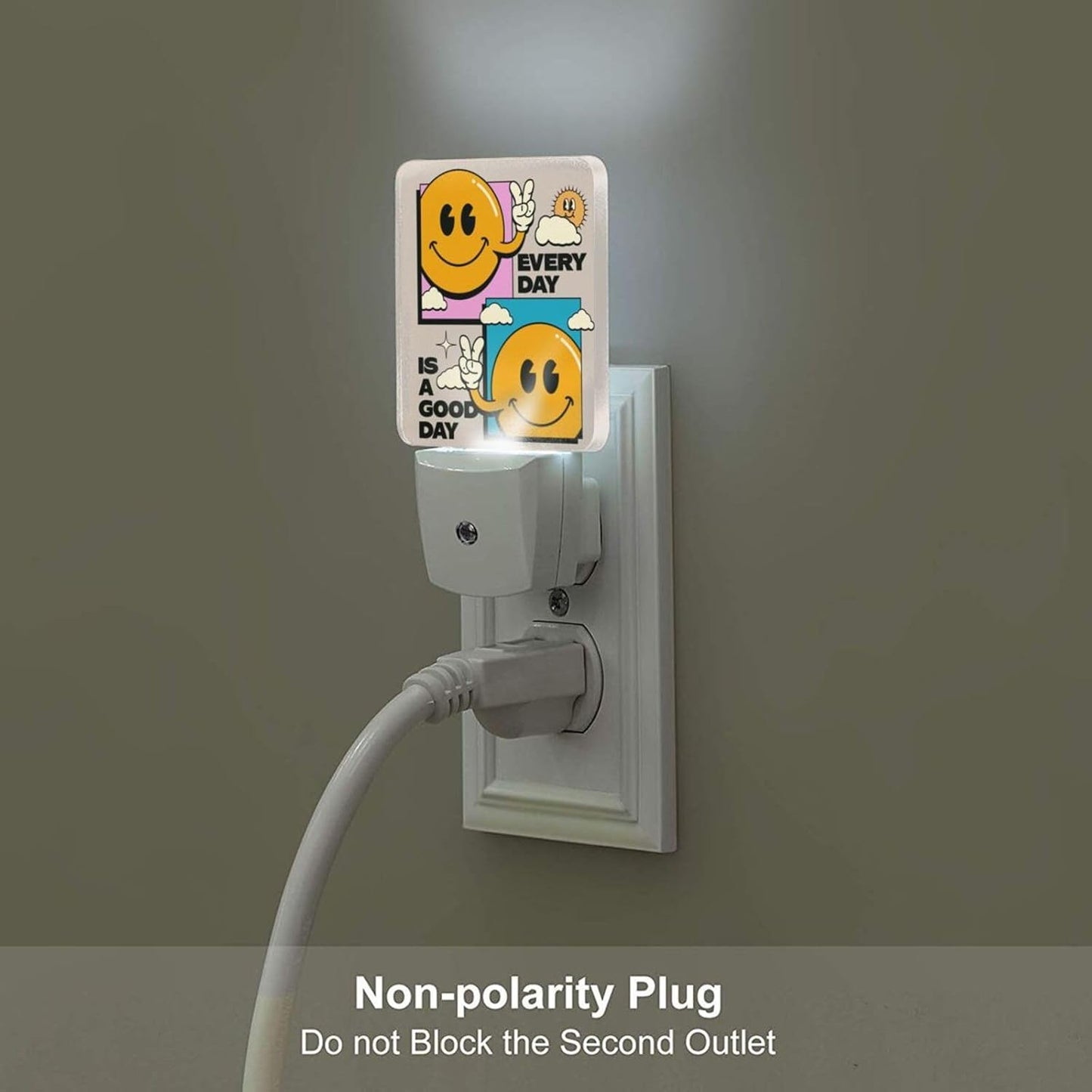 Cheer Smiley Face Night Light,Plug Into Wall Decor for Stairway,Hallway,Kitchen,Dusk to Dawn Sensor Nightlights for Boys/Girls/Women/Men Room Gifts