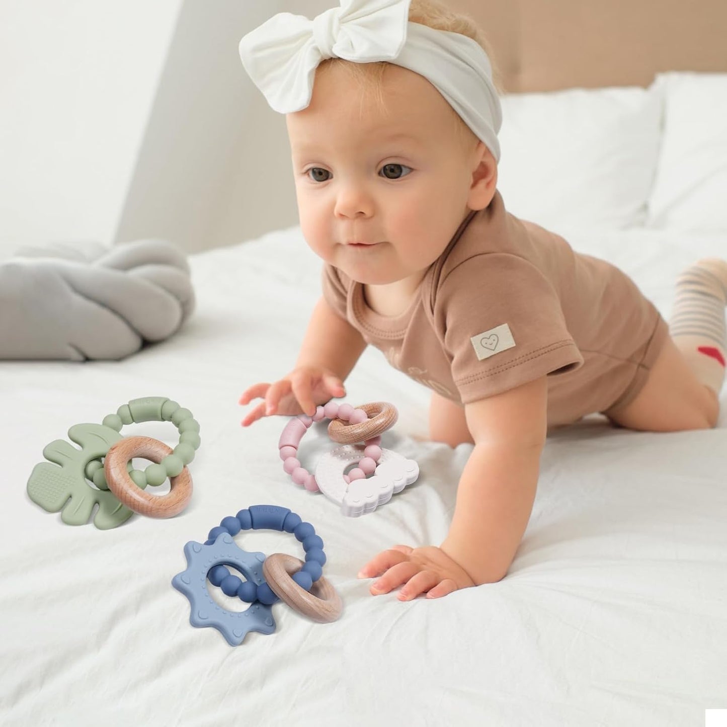 Baby Silicone and Wood Teether Ring Toy,Food Grade Silicone Chew Toys for 3-6,6-12,12-18 Months Newborns,Infants,Toddlers Teething Relief,Safe and Soft,BPA Free,Baby Essentials. (Leaf)