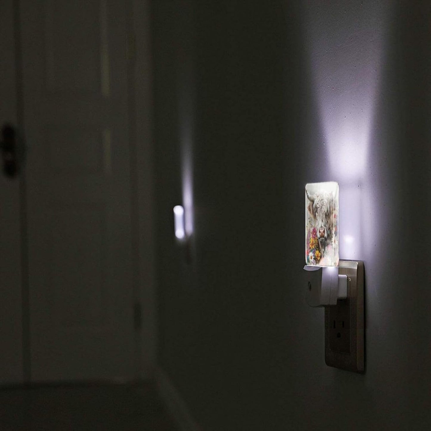 Led Night Light, Highland Cow Decorative Plug in Nightlights,with Smart Auto Dusk to Dawn Night Light for Bedroom, Kitchen, Nursery, Bathroom