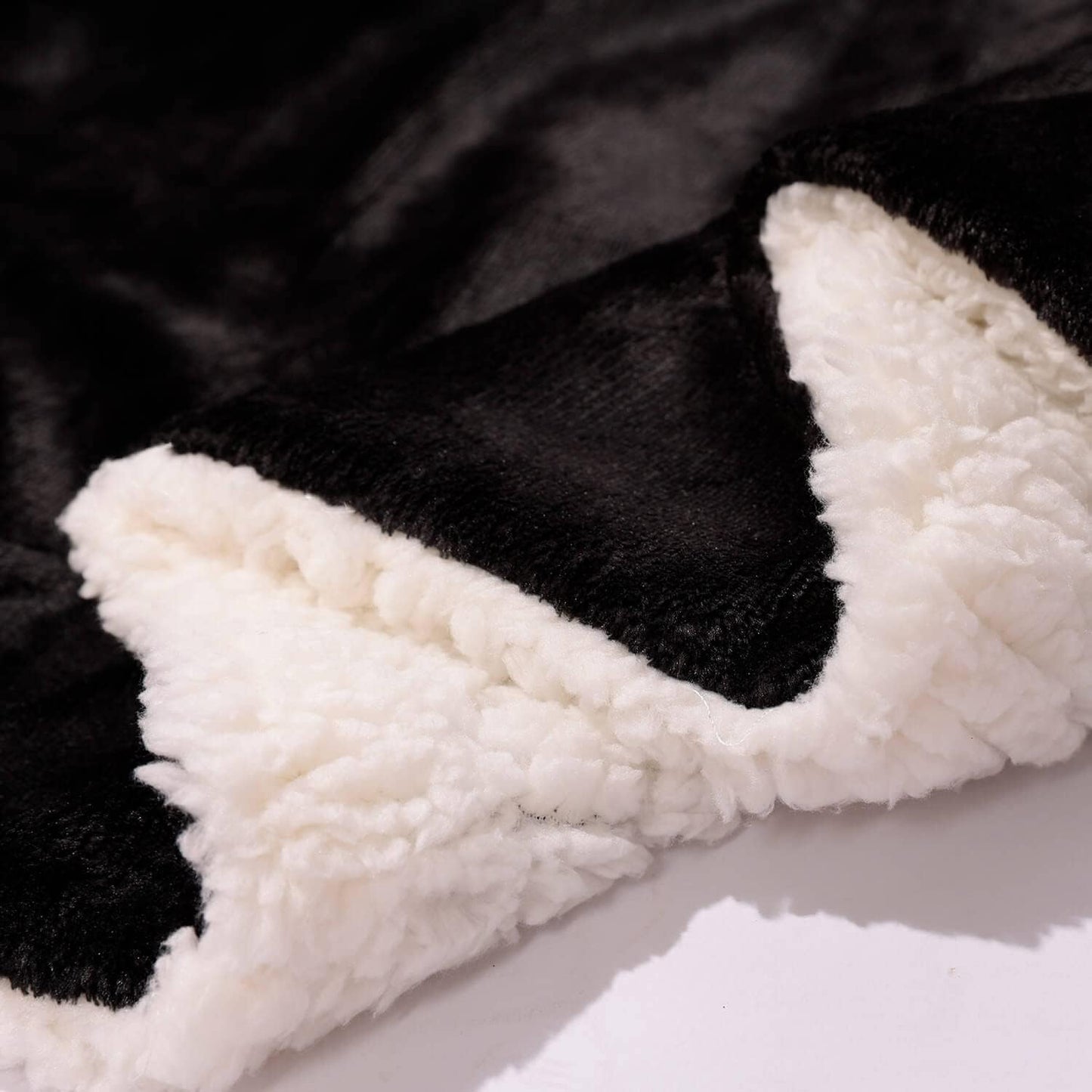 NANPIPER Fleece Blanket Sherpa Throw,Soft Fuzzy Blankets for Couch,Black 50"x60"
