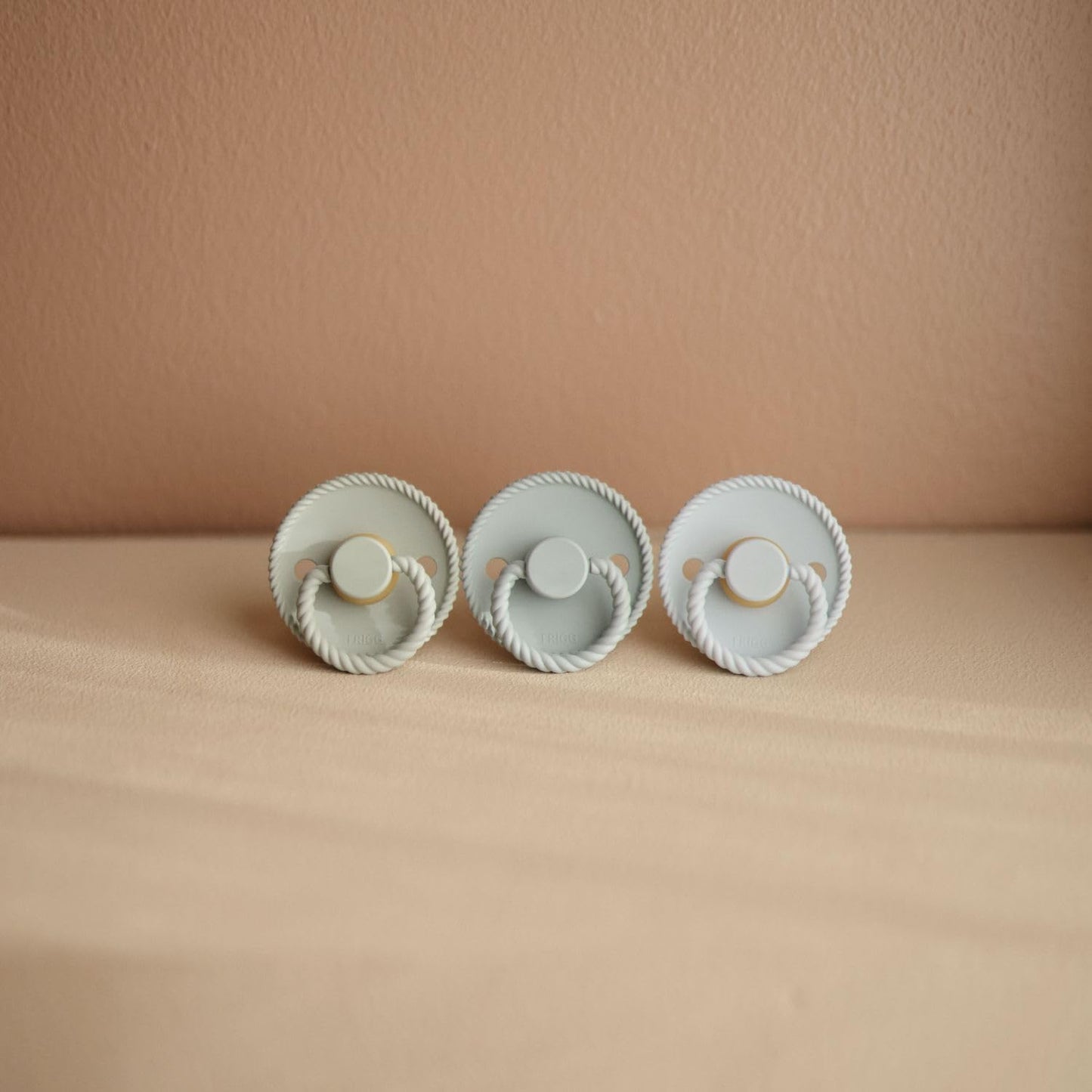 FRIGG Natural Rubber Baby Pacifier 4-Pack Skyline Serenity | Made in Denmark | BPA-Free (0-6 Months)