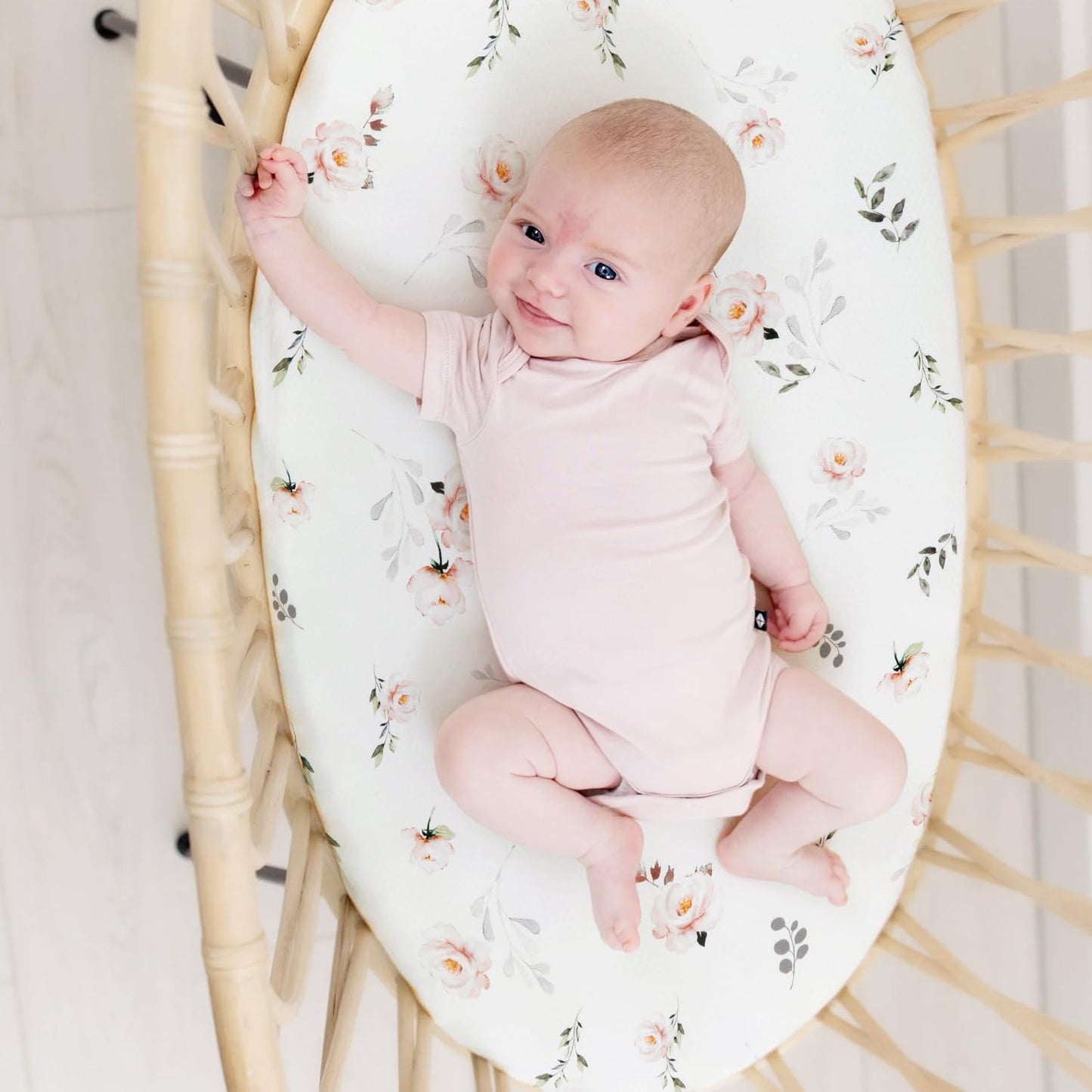 GRSSDER Ultra Soft Bassinet Sheets 2 Pack, Stretchy Breathable Knit Bassinet Mattress Sheets for Baby, Universal Fitted Baby Cradle Moses Basket Oval Rectangle Pads Safe and Snug, Stylish Flora