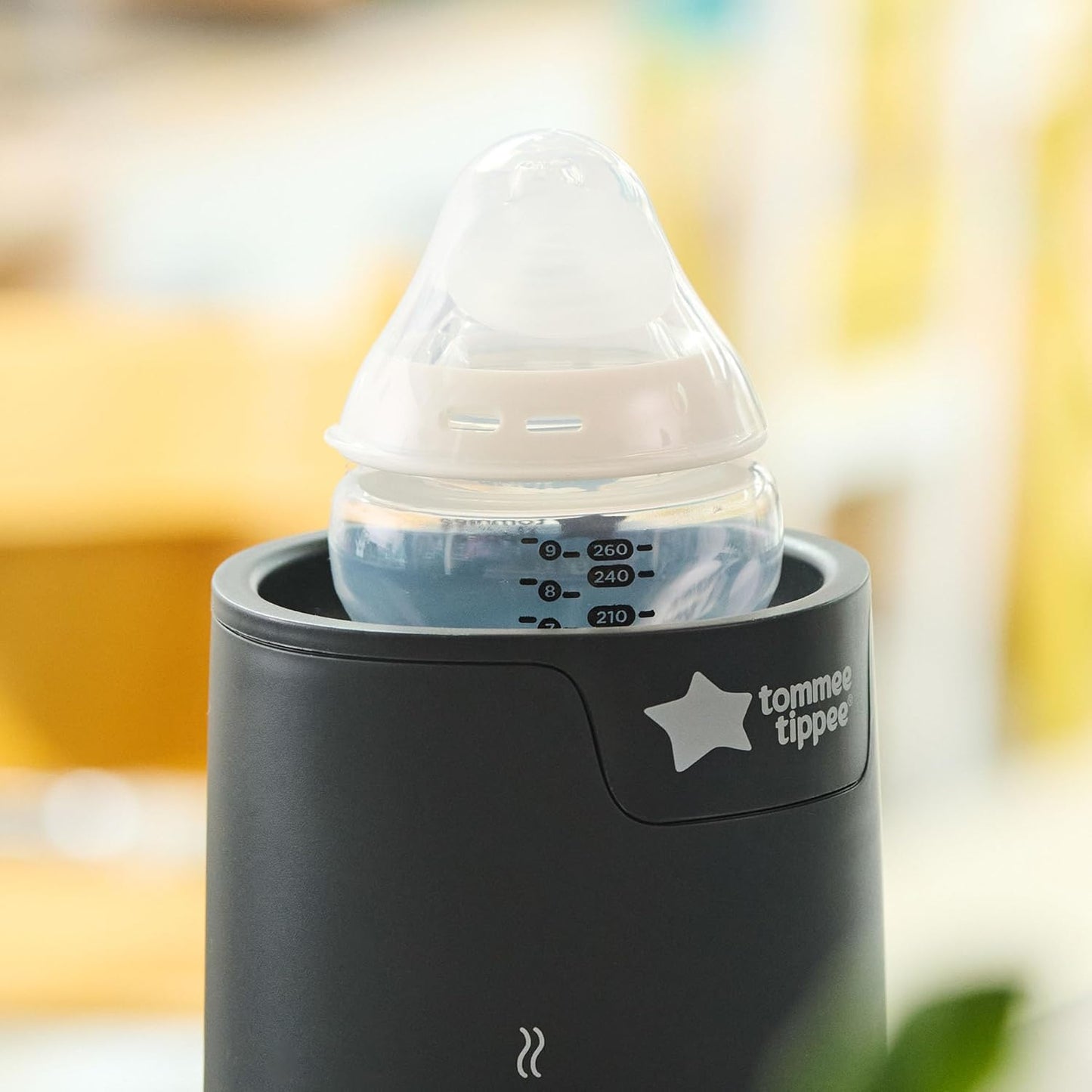 Tommee Tippee Easiwarm Bottle Warmer, Warms Breast Milk and Formula Bottles to Body Temperature in Minutes, Automatic Timer, One-Dial Operation, White
