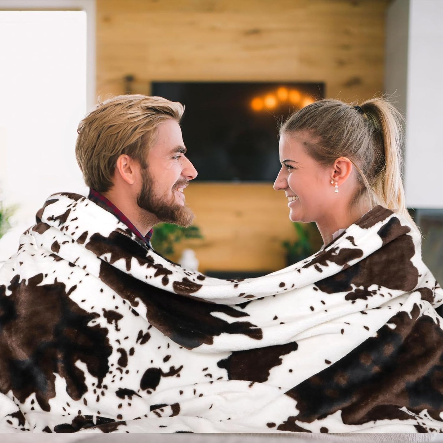 Cow Print Blanket Lightweight Ultra Soft Plush Fleece Throw - Cozy Warm Farmhouse Decor, Brown & White Fuzzy Blanket for All Seasons, Birthday Gifts for Teenage Girls Boys Women 50x60 Inch