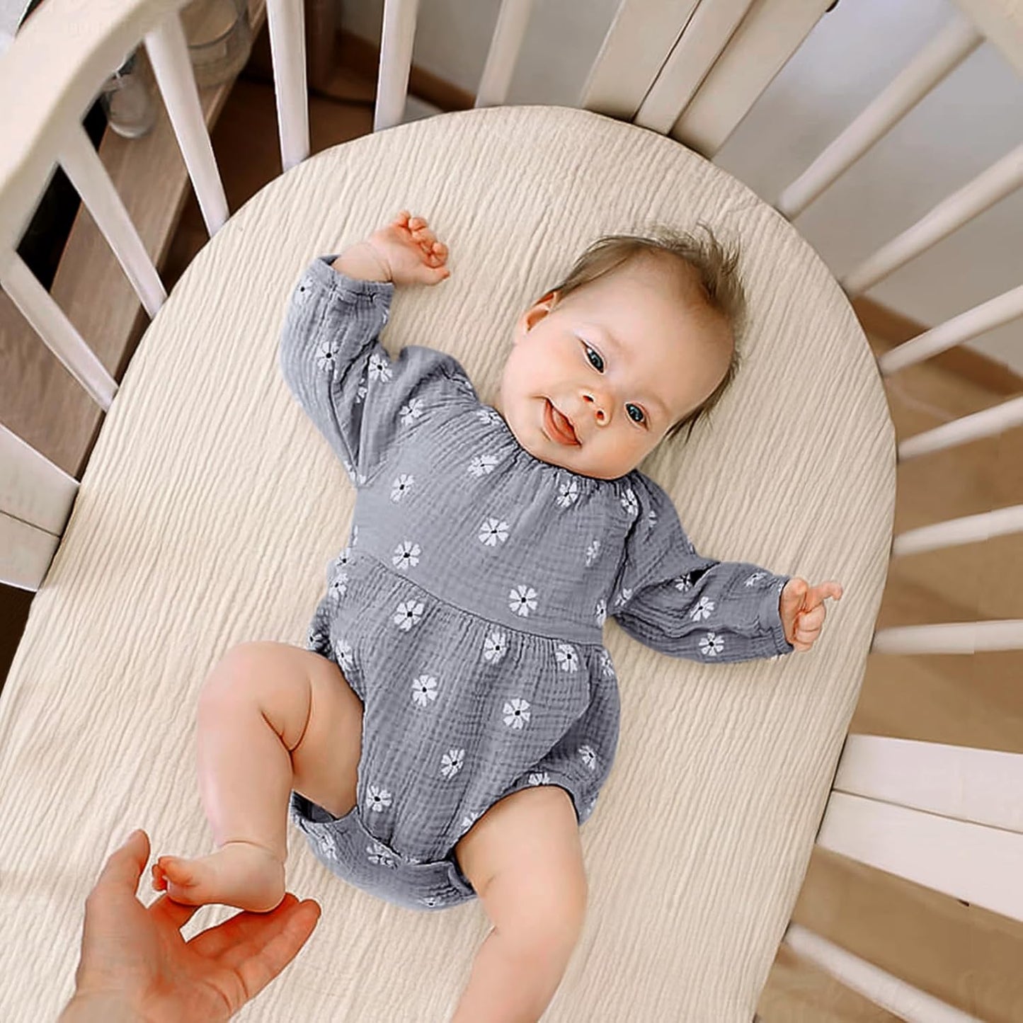 lulumoon Baby Muslin Bassinet Sheets: Cotton Bassinet Sheets Neutral for Boys and Girls - Fitted for Oval Rectangle or Hourglass (Navy & Cream, Standard Bassinet)