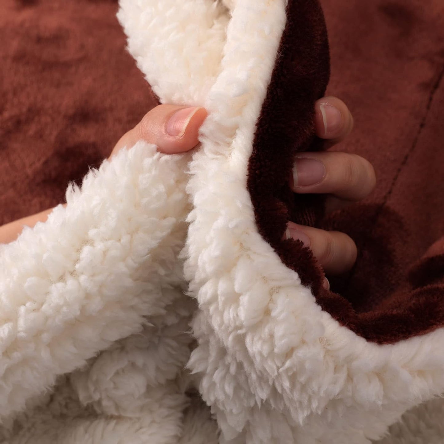 NANPIPER King Size Sherpa Blanket, Soft Fleece Throw for Bed, Reversible Thick Fuzzy Blanket for Winter (Brown, 90x108 inches)