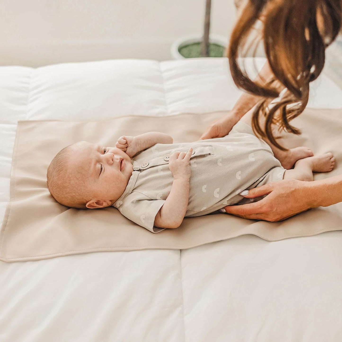 Konssy Faux Leather Baby Changing Mat, Waterproof, Wipeable & Portable Diaper Changing Pad for Travel or Home, Fits Perfectly in Diaper Bag, 30 x 17 inches (Brown,Beige)