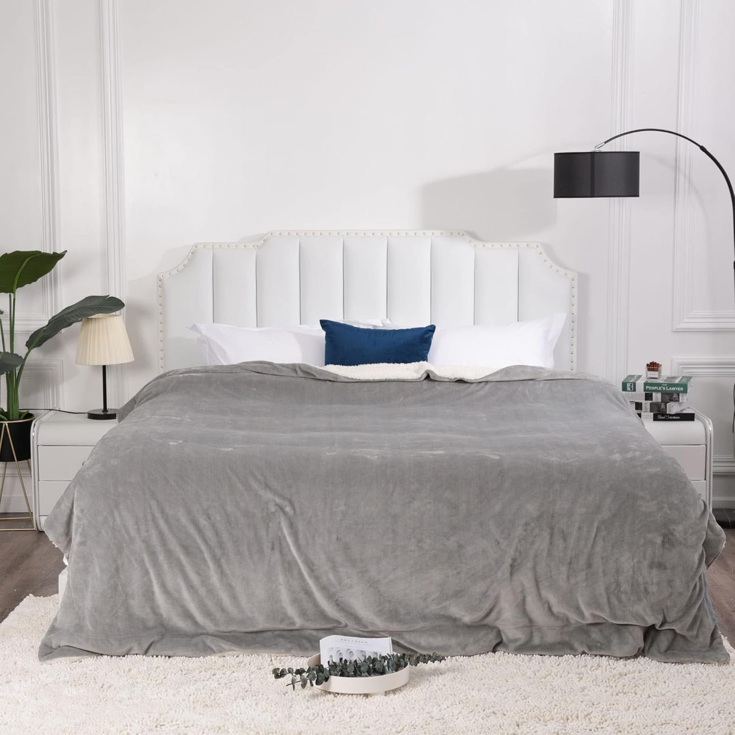 NANPIPER King Size Sherpa Blanket, Soft Fleece Throw for Bed, Reversible Thick Fuzzy Blanket for Winter (Light Grey, 90x108 inches)