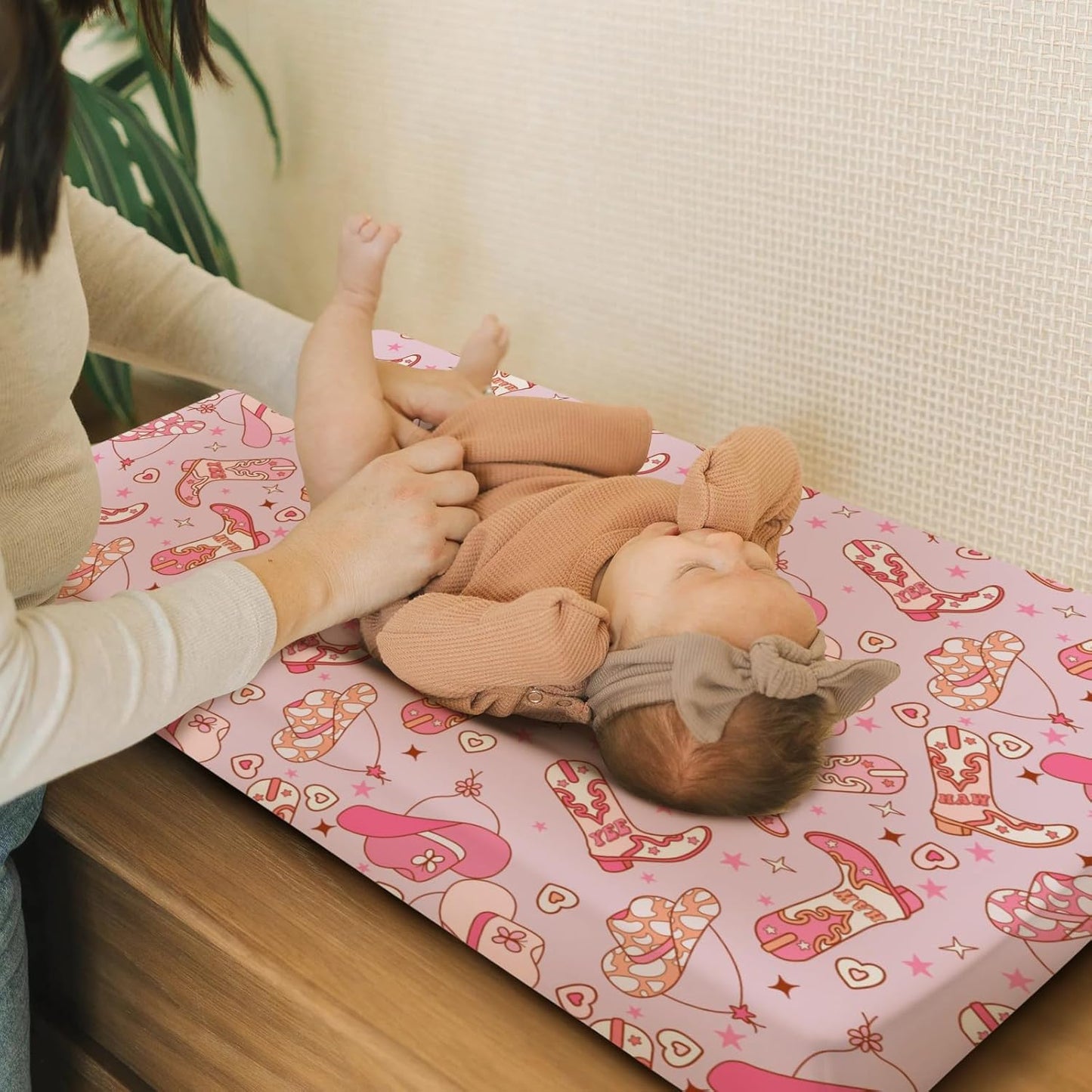 Western Cowgirl Yee Haw Hat Boots Changing Pad Cover for Baby Girls, Pink Cow Lover Star Wild West Diaper Change Table Covers, Soft Stretchy Safe Snug Fitted Changing Mat Sheets Fit 32