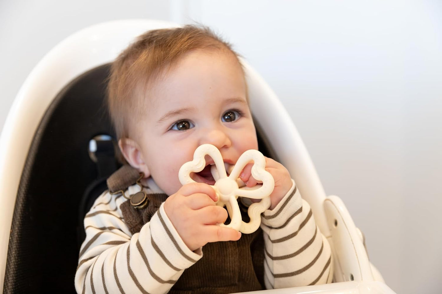 Haakaa Silicone Clover Teether Toy - Food Grade Silicone Teething Toys for Babies 3-6 Months 6-12 Months, Soft & Easy Hold Chew Toy for Infant, BPA Free (Oat)