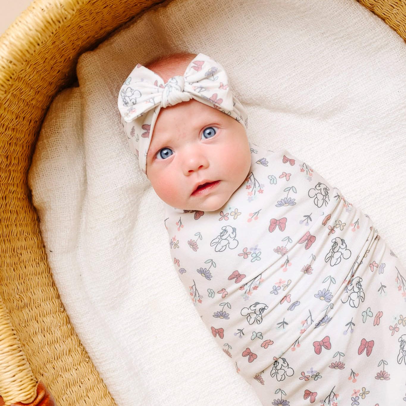 Copper Pearl Large Premium Knit Baby Swaddle Receiving Blanket Minnie Mouse's Bowquet