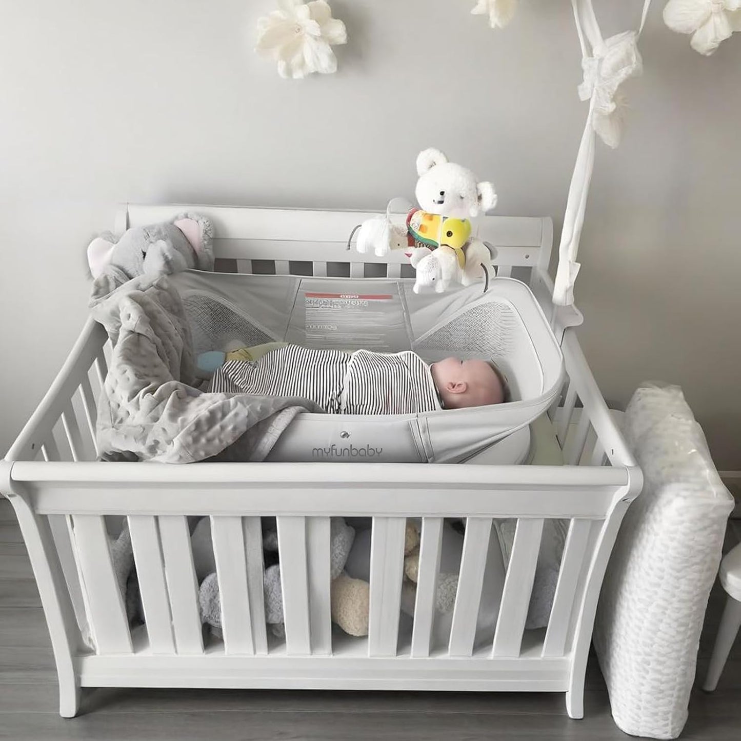 Portable Baby Bassinet Travel Baby Bed included Carry Backpack , Baby Cribs Travel Pod for Outdoors Baby Lounger Infant Travel Bed with Mosquito Net and Sunshade Canopy, Lightweight Washable Foldable