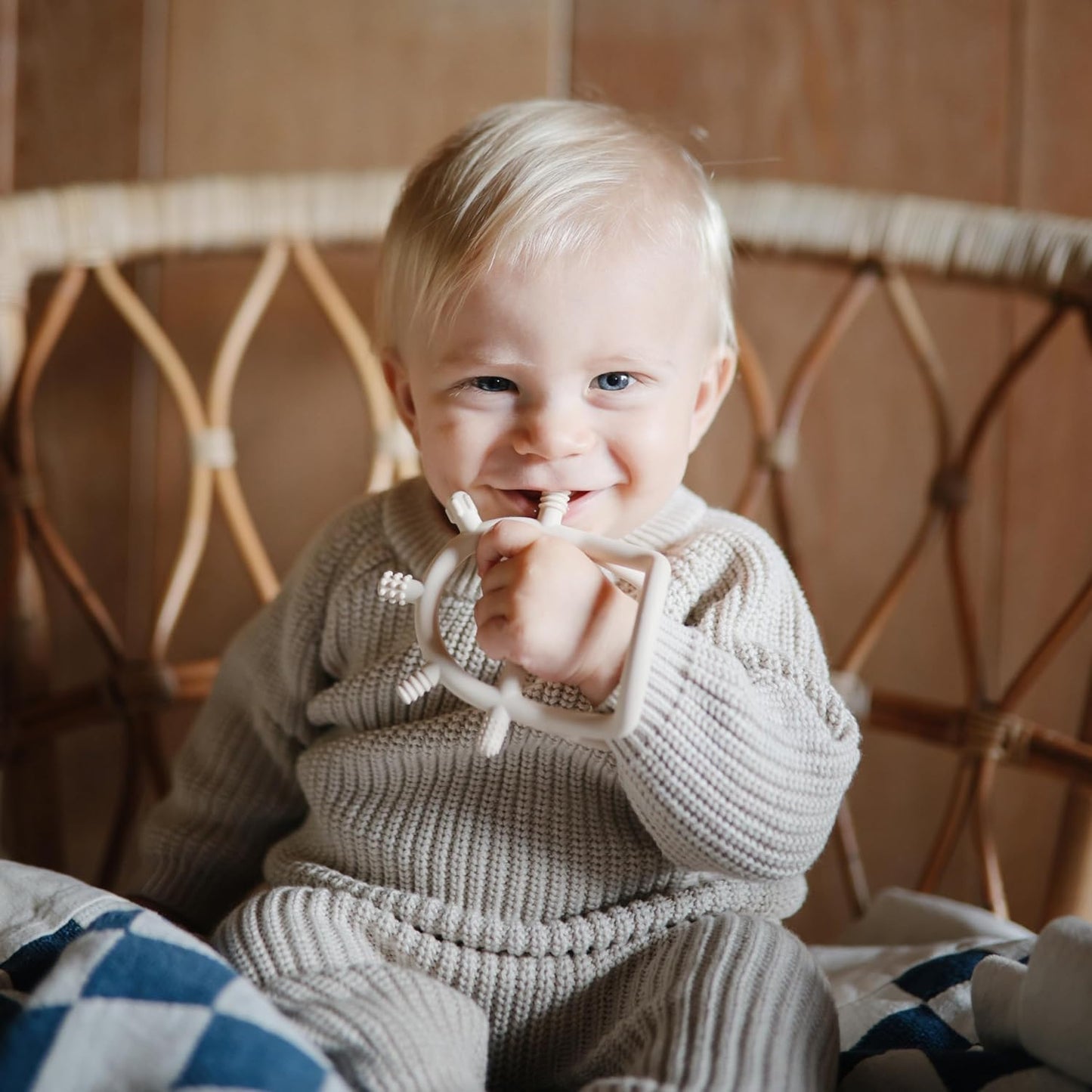mushie Silicone Baby No-Drop Sensory Teether Toy (Shifting Sand)