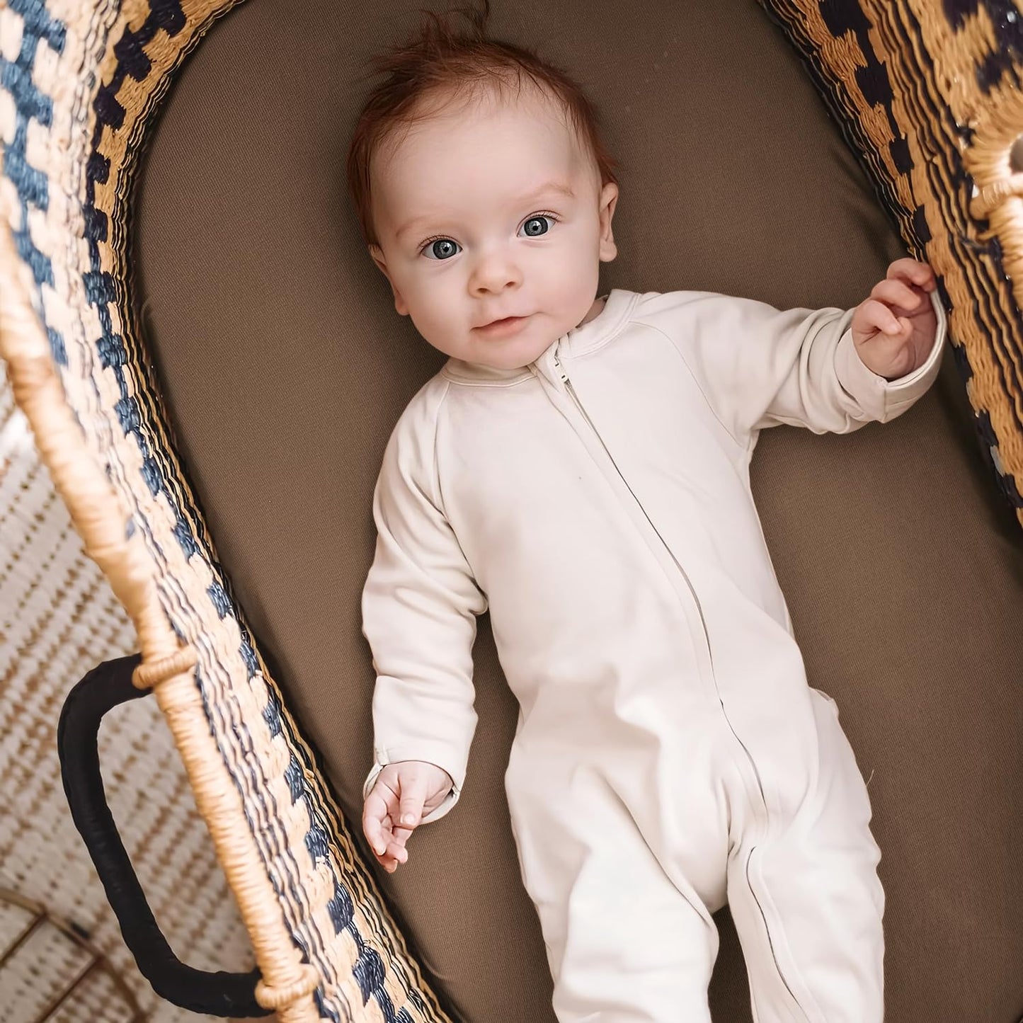 GRSSDER Stretchy Ultra Soft Fitted Bassinet Sheet 2 Pack, Universal Fit for Bassinets Baby Cradle Moses Basket Oval Rectangle Mattress Safe and Snug, Jersey Bassinet Sheets for Baby, Tan & Brown