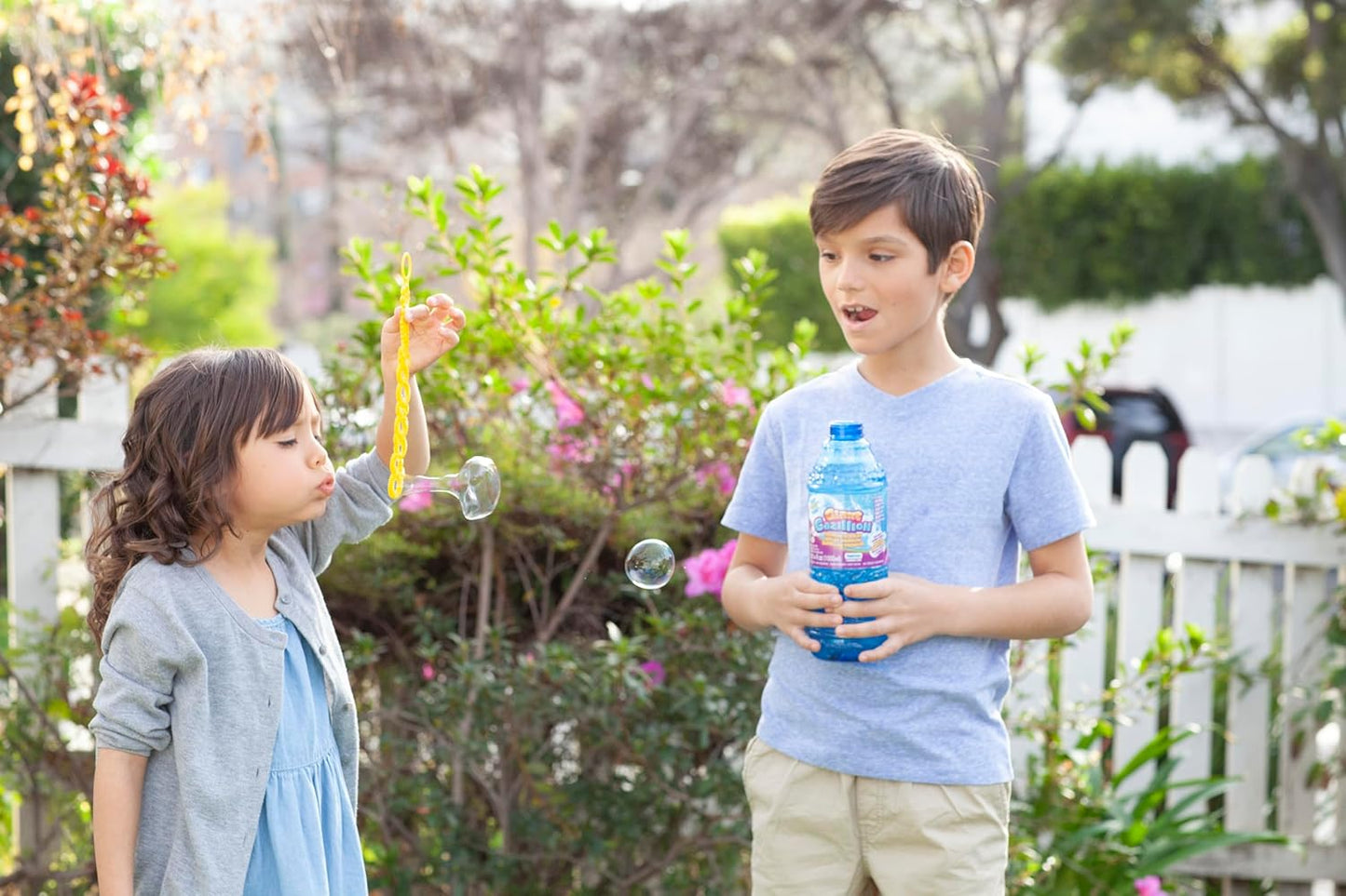 Gazillion Giant Bubble Solution 1 L – Creates Huge, Extra‑Elastic Bubbles, Safe & Non‑Toxic, Includes 7‑in‑1 Bubble Wand, Outdoor Refill for Wands, Machines & Kids’ Party Fun Ages 3 +