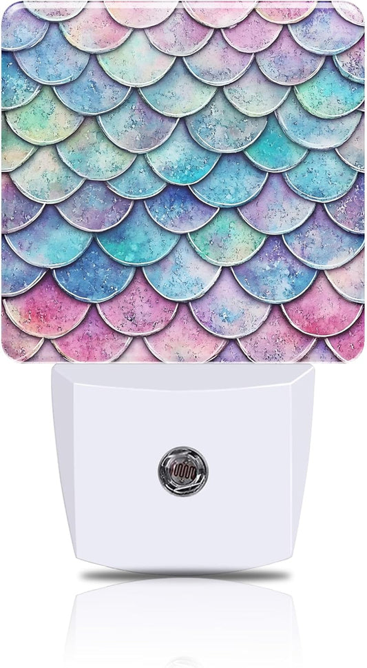 Mermaid Scales Night Light, Plug-in Nightlight with Dusk to Dawn Auto Sensor for Home Bedroom Bathroom Hallway Kitchen 0.5W Sleep Friendly Led Lamp for Women Men