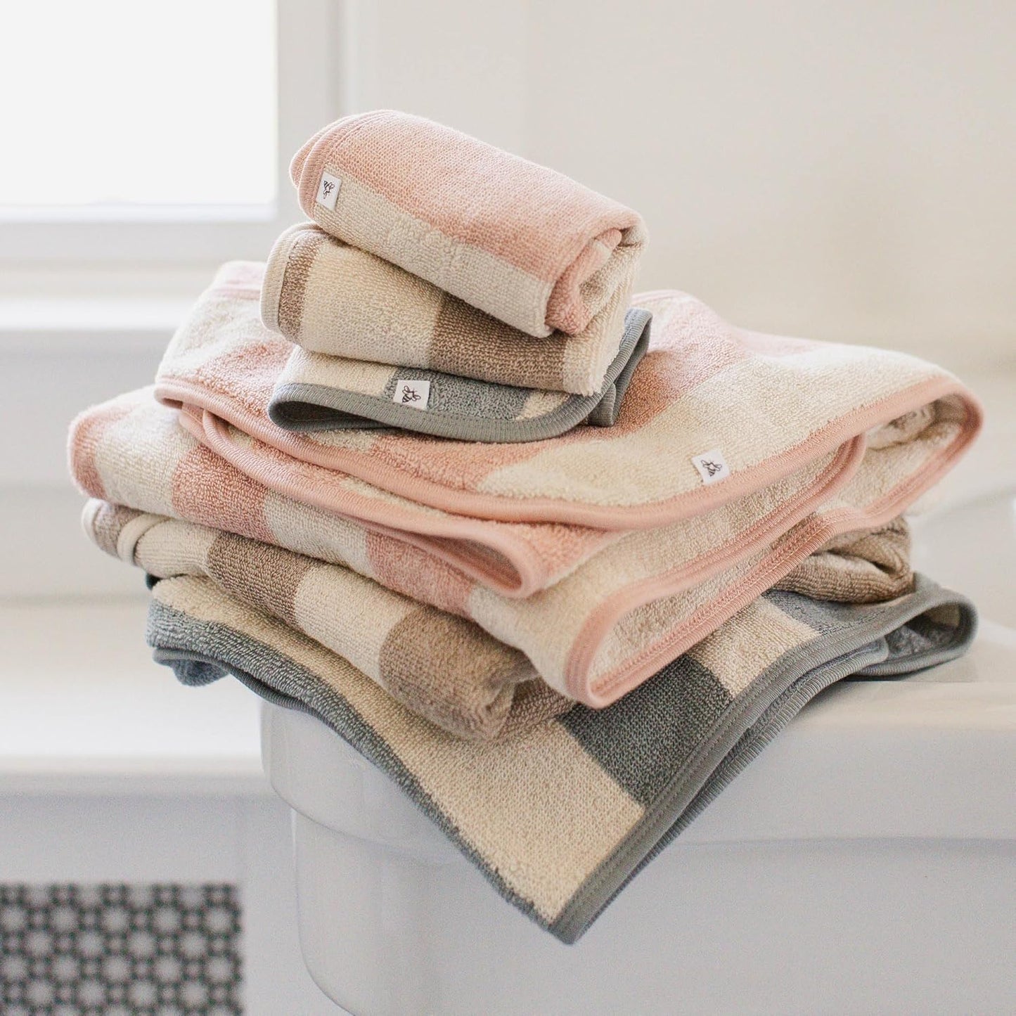 Burt's Bees Baby Hooded Woven Terry Towels Organic Cotton, Unisex Bath Essentials, Soft Nursery Towel for Infants, Toddlers, Kids