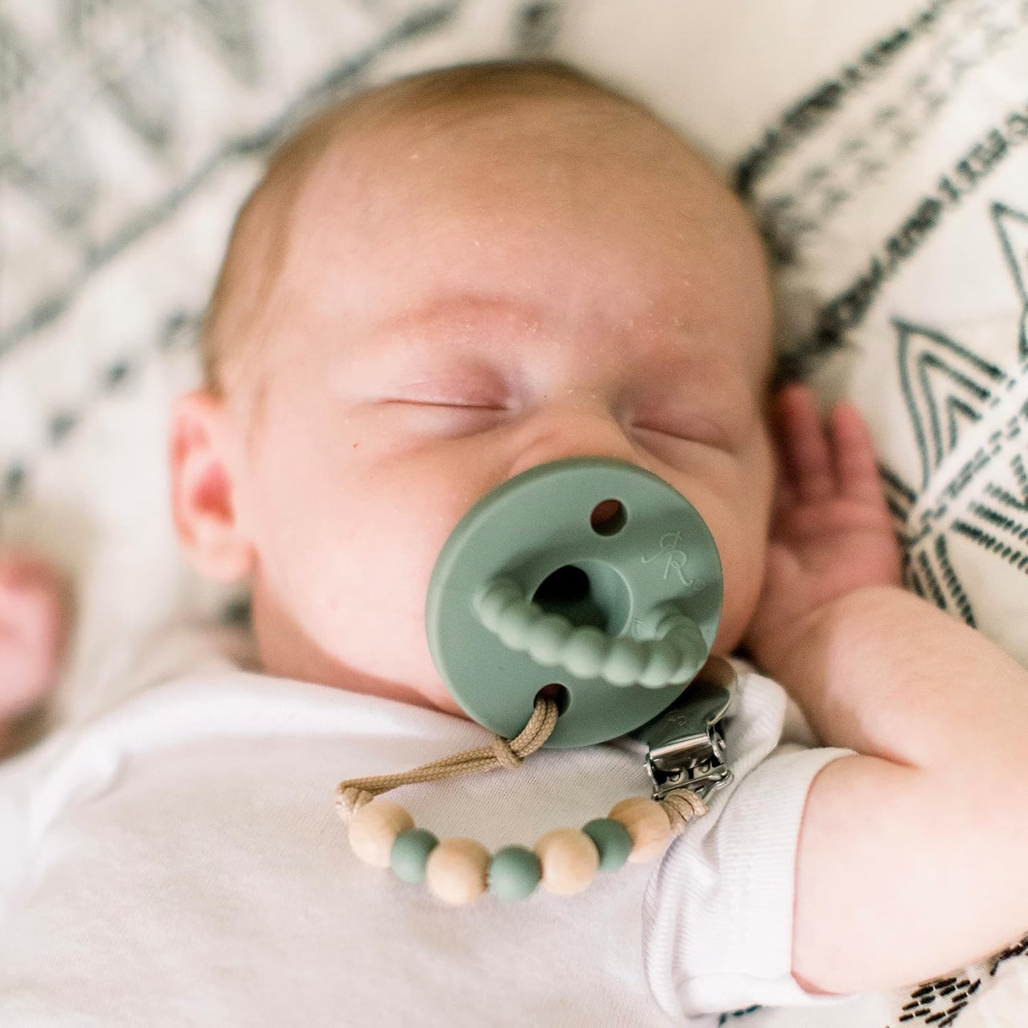 Ryan & Rose Cutie PAT Pacifier Teether (Bulb, Ivy)