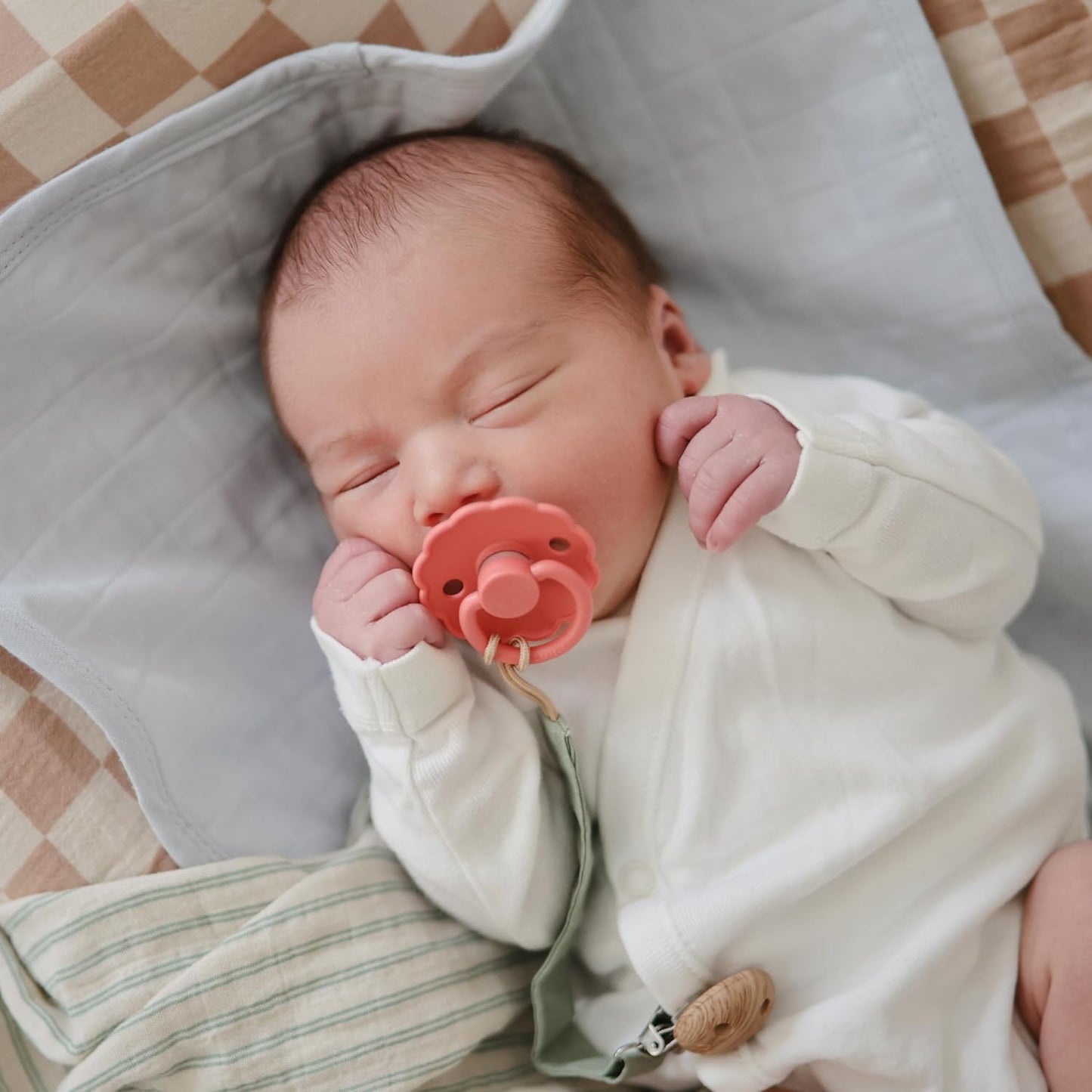 FRIGG Daisy Natural Rubber Baby Pacifier | Made in Denmark | BPA-Free (Poppy/Lupine, Size 2) 2-Pack