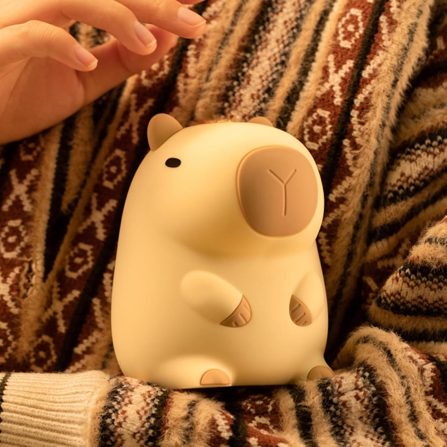 UNEEDE Cute Capybara Night Light, Novelty Animal Silicone Nursery Night Light Rechargeable Table Bedside Lamp with Touch Sensor for Bedroom Living Room Squishy Capybara Stuff Boys Girls Gifts