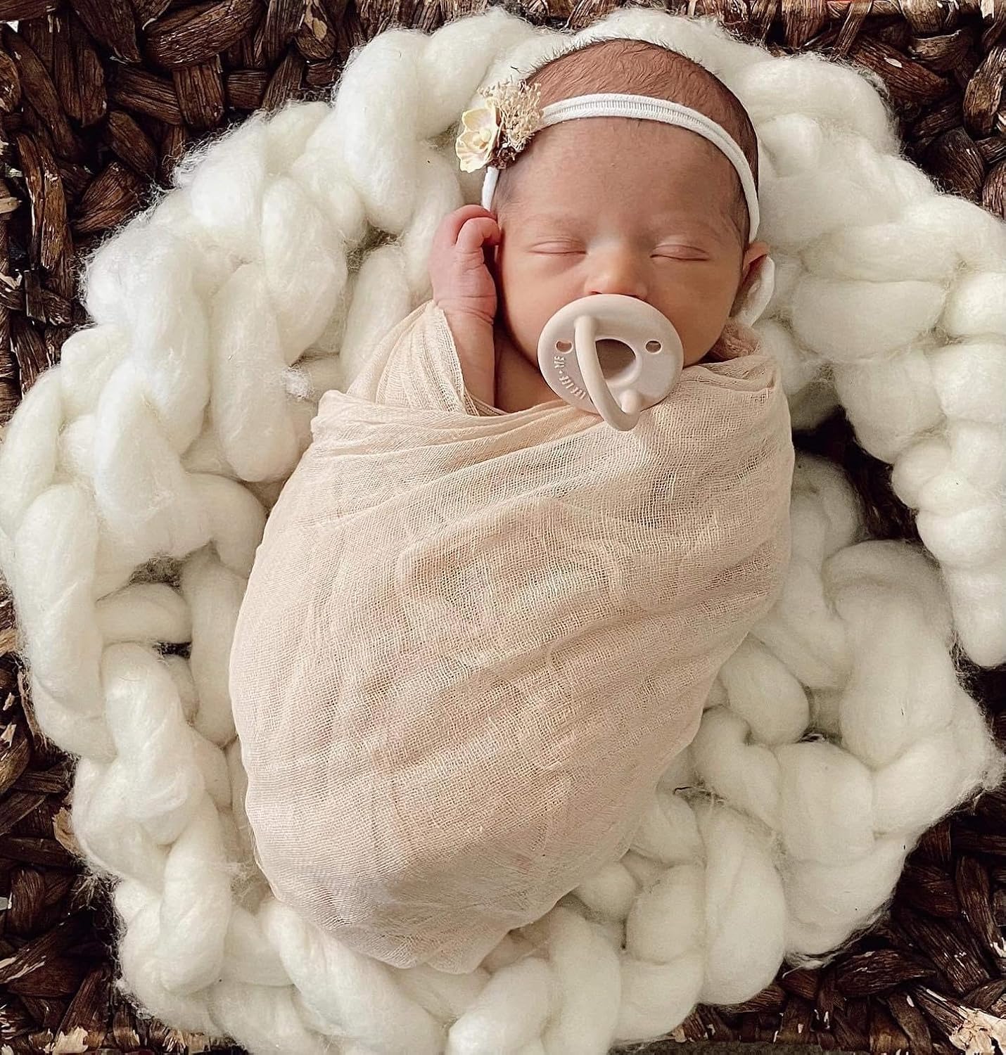 Lee Lee and Me Paci - Sage Color - 100% Medical Grade Silicone Pacifier Breast-Like Nipple Design for Better Latch - Size 0-18 Months