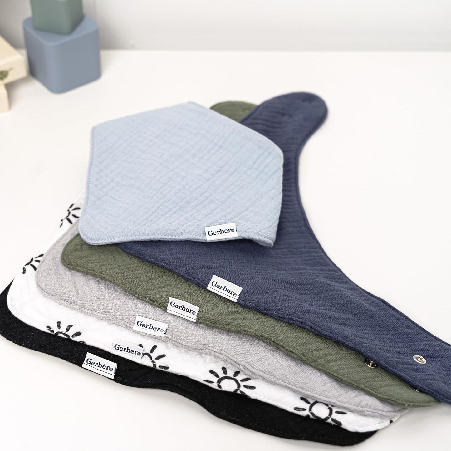 Gerber unisex-baby Muslin Bandana Bibs