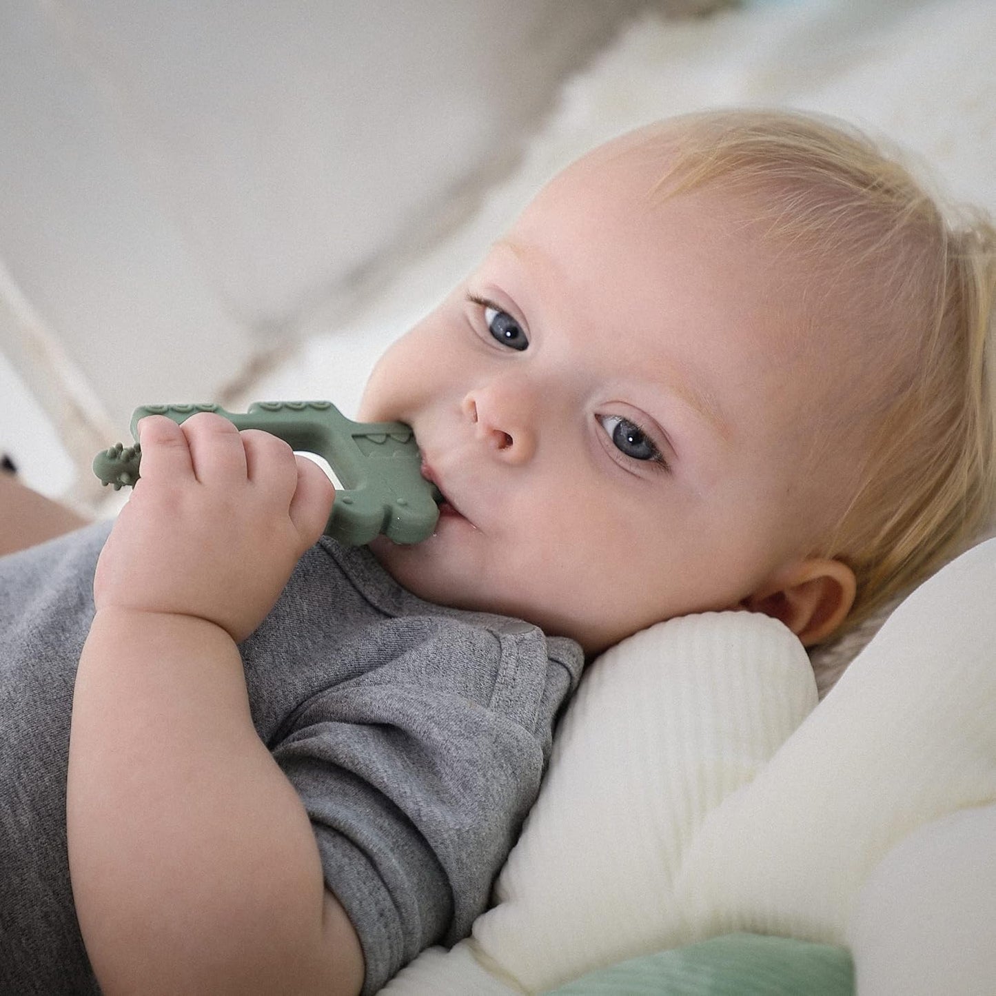Moonkie Teething Toy, Safe & Easy to Hold BPA Free Silicone Baby Soothing Teethers, Prevent Finger Sucking Teether Toys Best for Babies 0-6 6-12 Months (Crocodile Misty Purple)