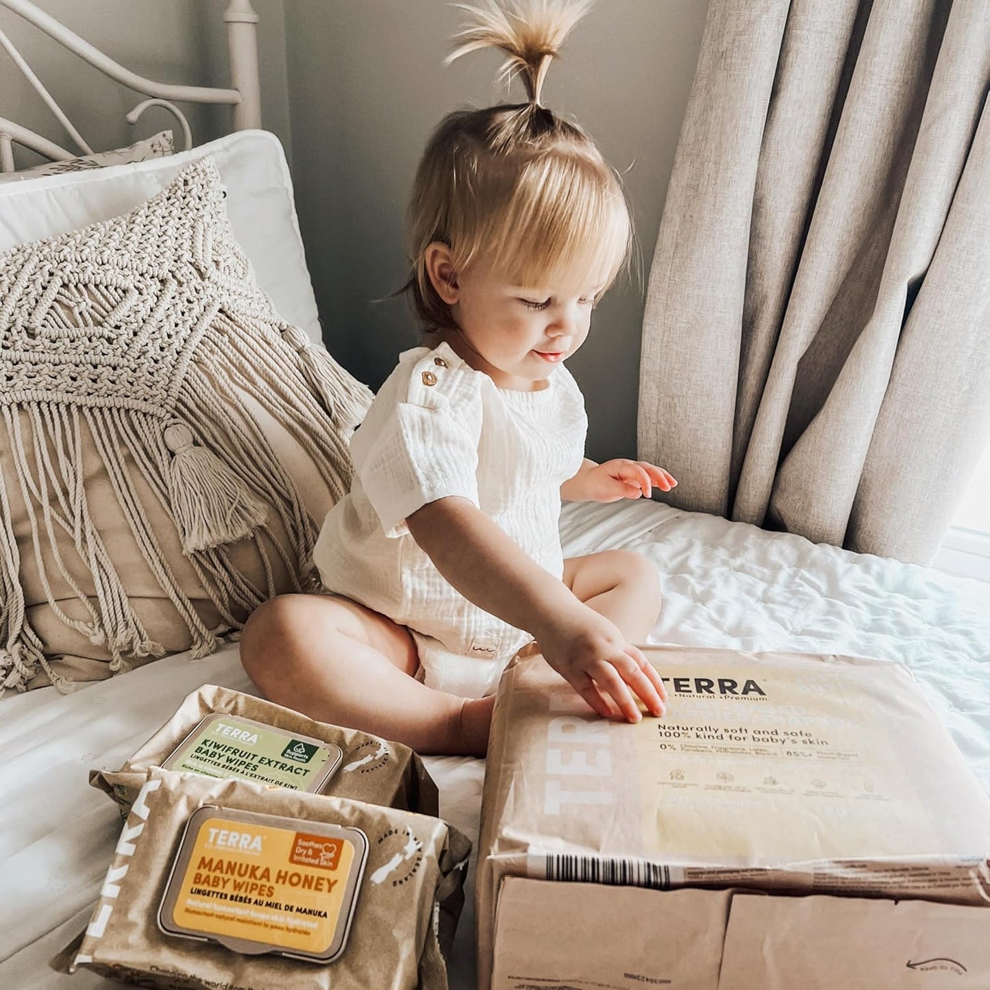 Terra Bamboo Baby Wipes: Manuka Honey, 99.5% Pure New Zealand Water, 100% Biodegradable Bamboo Fiber, 0% Plastic, Unscented Baby Wipes for Sensitive Skin, 12 Packs of 70 Wipes