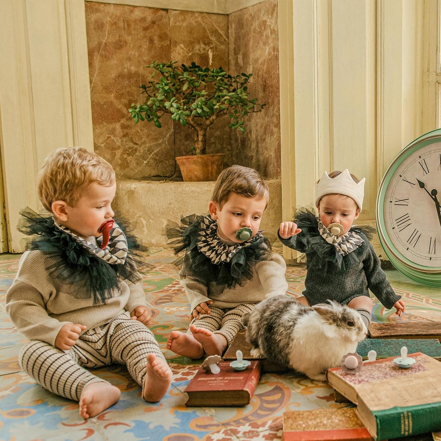 Suavinex Wonder Silicone Baby Pacifier Clip, Spain's #1 Baby Bottle and Pacifier Brand, Paci Clips for Babies, Essentials, Raw Umber